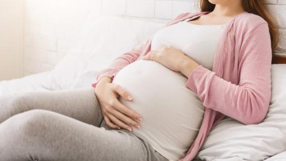 Séance d'ostéopathie femme enceinte